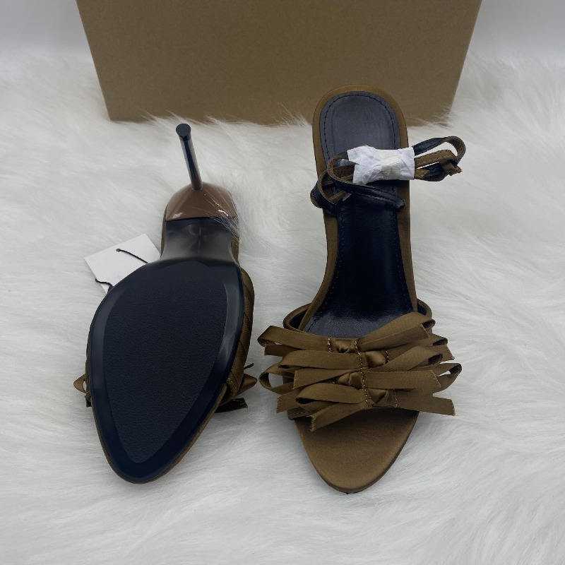 Cinturino alla caviglia di mar - Women Fashion Brand recensione e prezzo