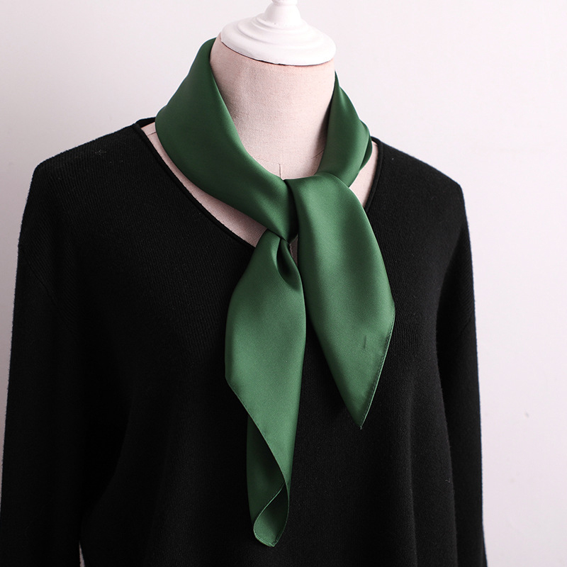 Sciarpa al collo tinta unita a - Women'S Fashion In The 50S recensione e prezzo
